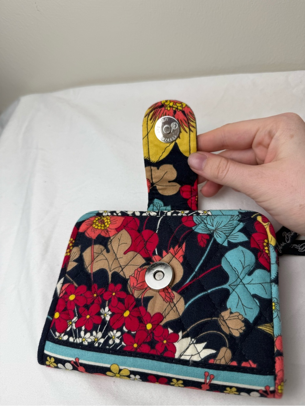 NWOT Vera Bradley Happy Snails Snappy Wallet Retired Retired Rare - Picture 2 of 5